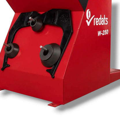Automatische Radwuchtmaschine für PKW und Transporter REDATS W-250